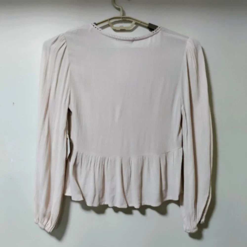 NWT Coco + Jaimeson Gauzy Coquette Whimsy Babydoll Peplum Top Beige Womens Small - Picture 9 of 9